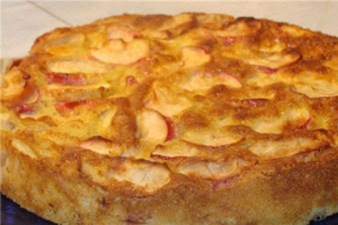 Шарлотка с яблоками