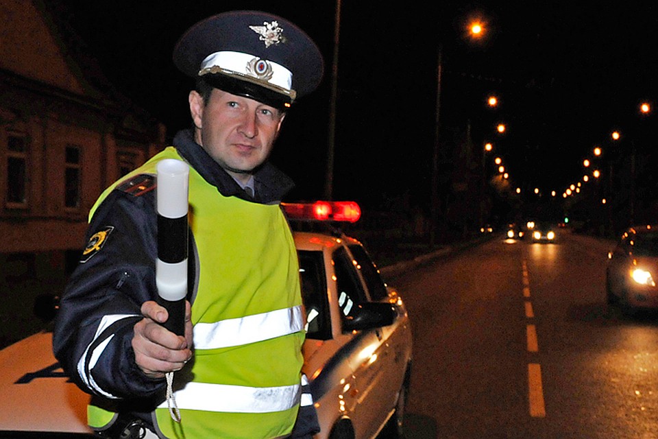 Инспектор гибдд. Можно гаишников гаишников. Гаишник. Можно гаишников гаишников. Водитель и гибдд.