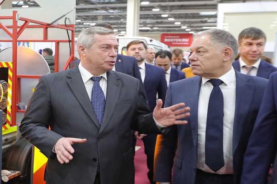 открытие аксая.