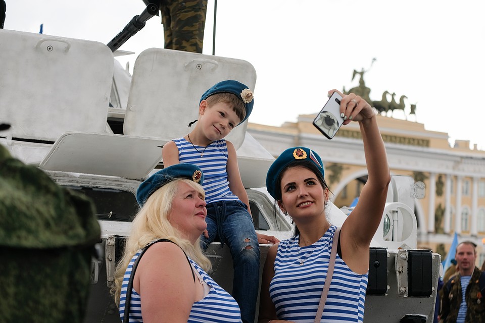 2 августа 2014 год. 2 августа день воздушно-десантных войск россии. с днем вдв. с днем десантника. с праздником вдв.